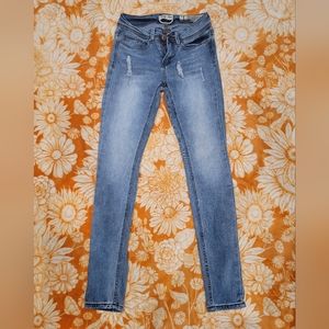 NWOT Indigo Rein Ankle Jeans